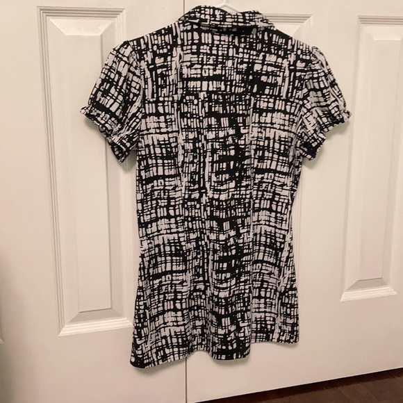 Small Ricki’s black and white top - Picture 3 of 4